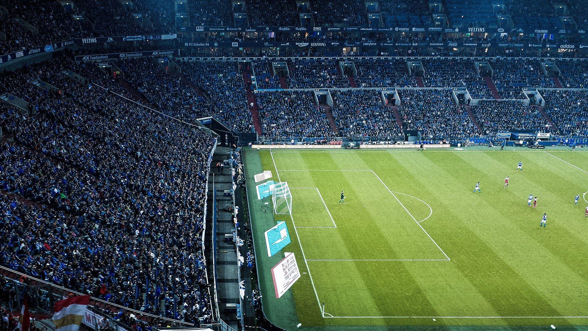 国足连胜点燃绿茵激情，媒体关注度直追2001年黄金时代